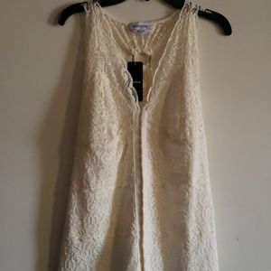 Bebe lace V neck ring back Cami